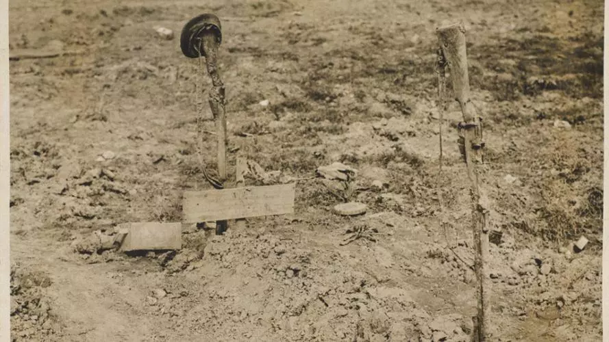 grave of an unknown british soldier near ginchy 1916 national army museum