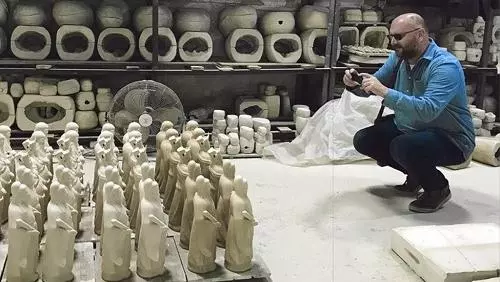Peter Oakley during fieldwork in Jingdezhen